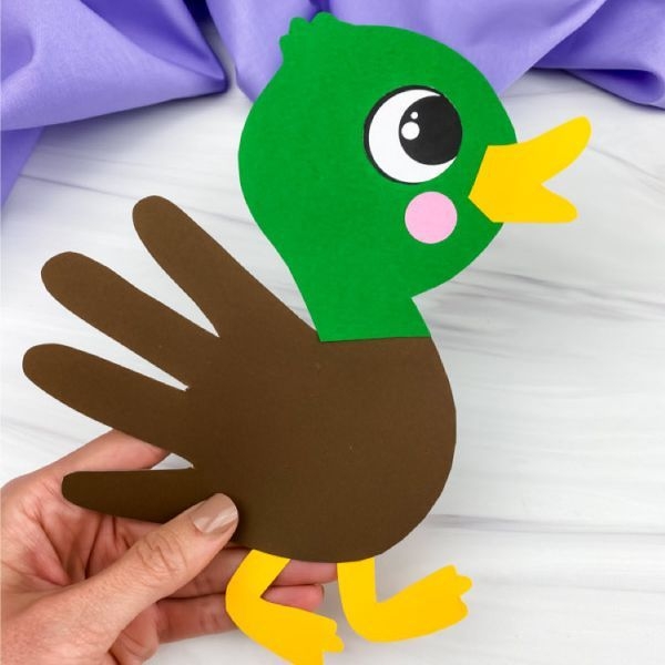 This Duck Handprint Craft Is Too Cute It 39 s Perfect For Farm Themes 